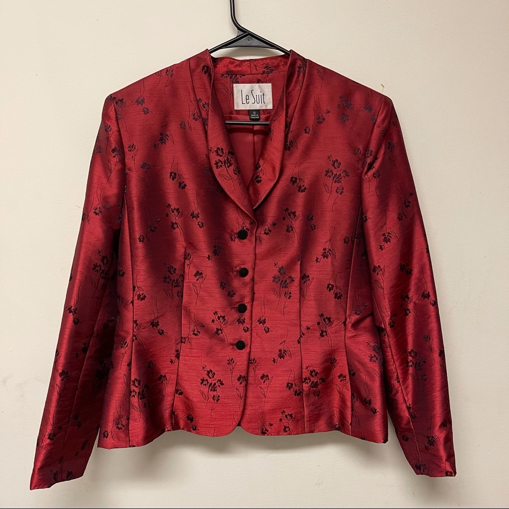 Le Suit Coat